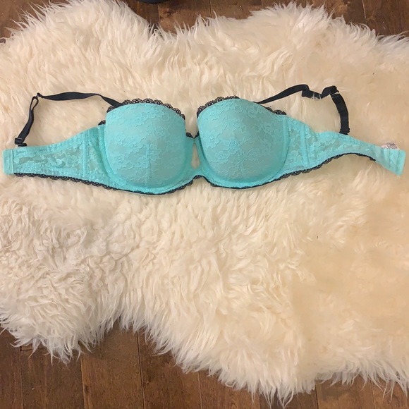 Brand new never worn LaSenza bra. 34DD